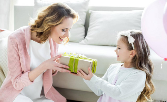 Why Every Mom Deserves a HOLOHOLO Water Bottle This Mother’s Day
