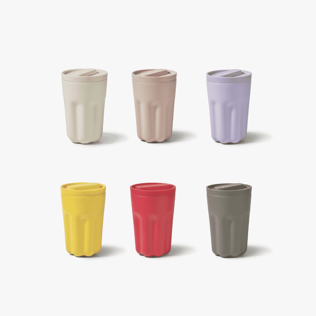 The HOLOHOLO Jelly Thermos 8oz features a playful design, 304 food-grade stainless steel, leak-proof lid, silicone handle, wide-mouth design, and detachable lid for easy cleaning.